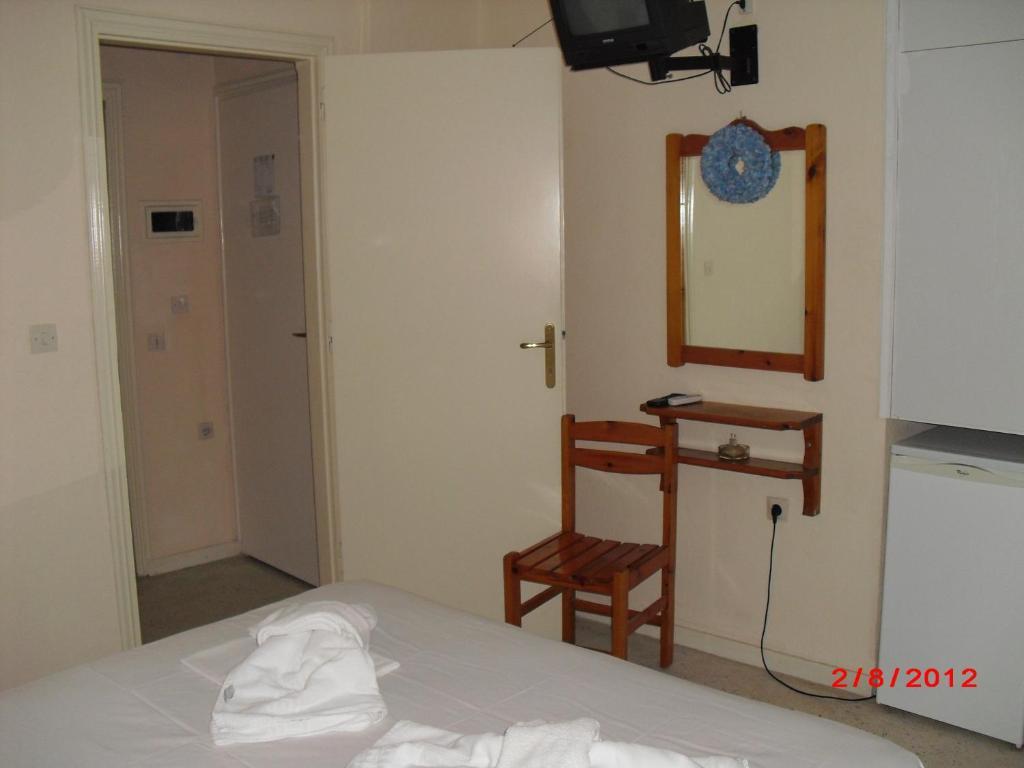 Kangaroo Hotel Mola Kaliva Zimmer foto